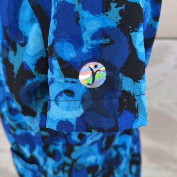 Scrubletics Women's Patterned Blue Two Tone  Short Sleeve Scrub Top Sz XS - Picture 5 of 11